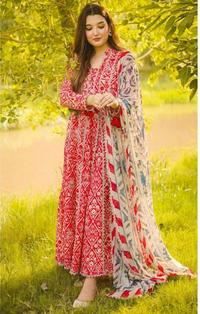 Premium Printed Lawn 3PC with 8 Yards Embroidered Laces & Chiffon Dupatta